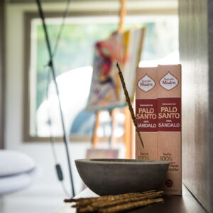 Sagrada Madre – Linea Palo Santo – Sandalo